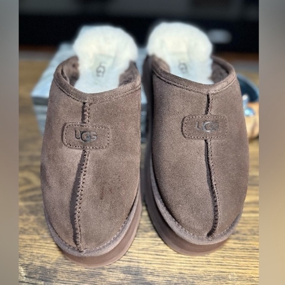 UGG slippers chocolate brown size 7 - Picture 1 of 7